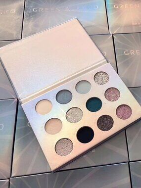 🔥SALE🔥Green Alasko Frozen Eye Shadow Palette